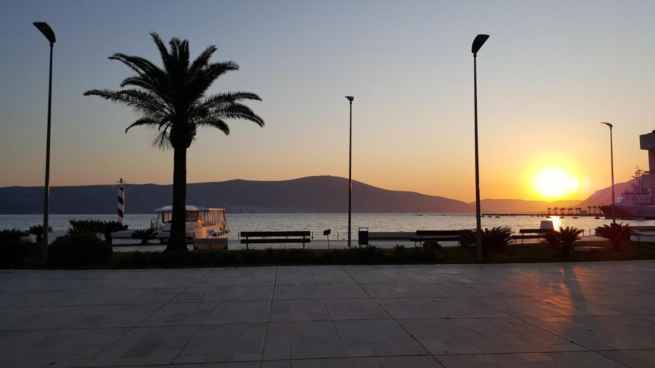 Room Next To Porto Montenegro Tivat Exteriör bild