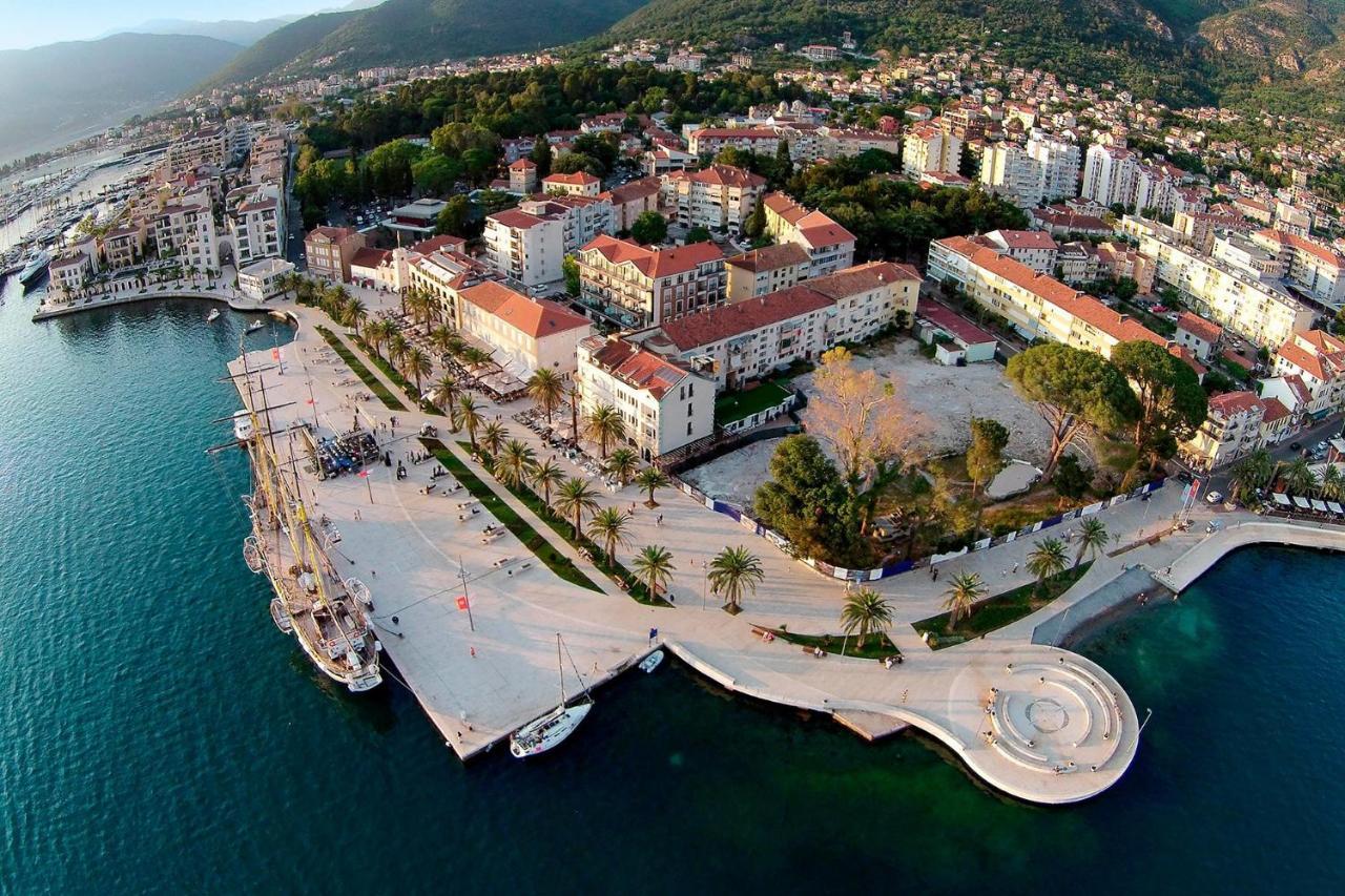 Room Next To Porto Montenegro Tivat Exteriör bild