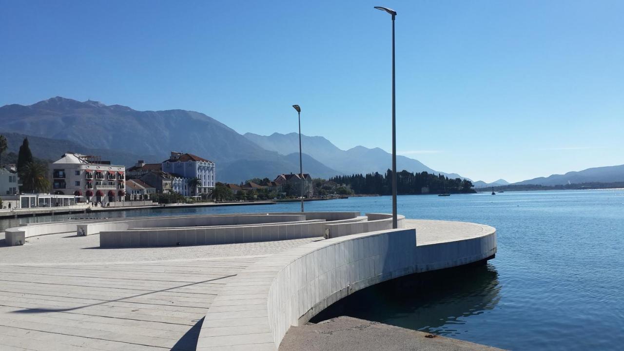 Room Next To Porto Montenegro Tivat Exteriör bild